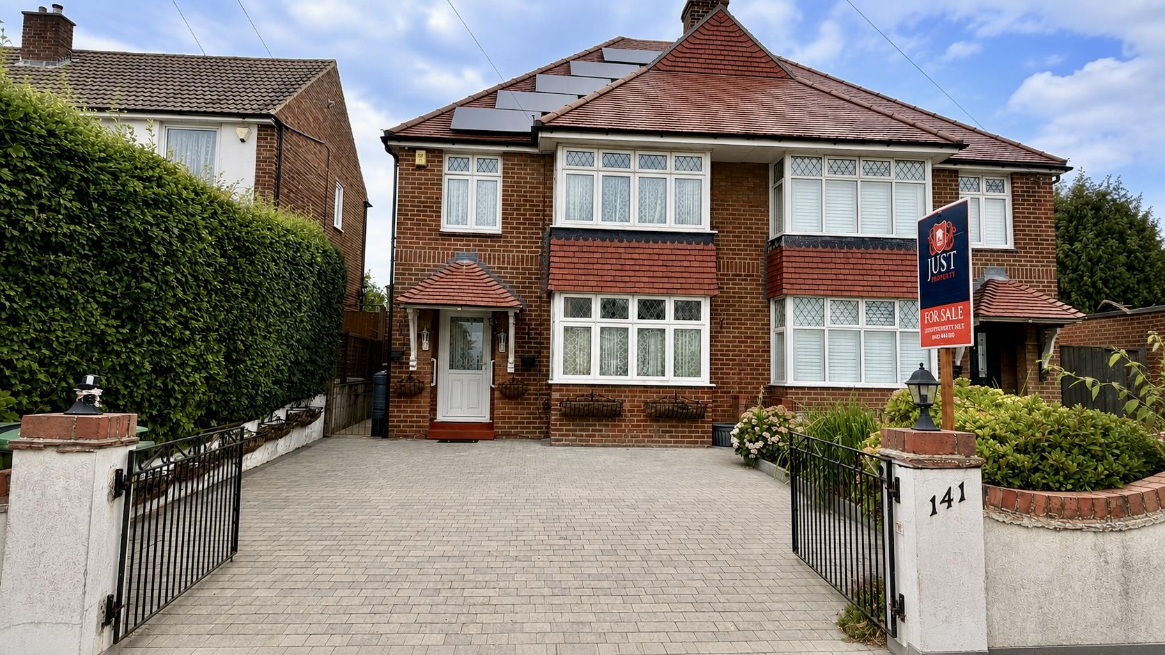 3 bed property in Sedlescombe Road North, St. Leonards-On-Sea